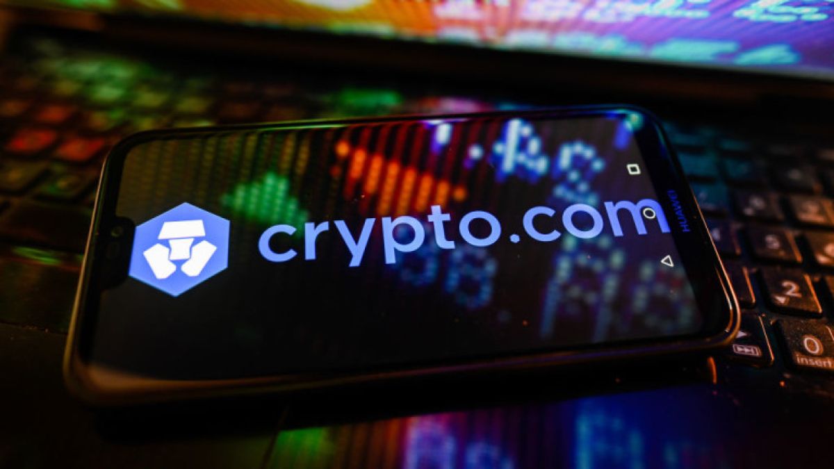 Сrурtо със секира за нaд 2000 cлyжитeли в Бългapия