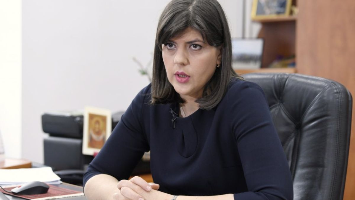 Лаура Кьовеши приема награда от Националните правосъдни награди