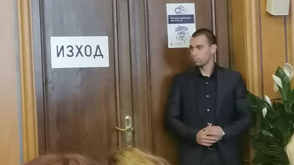 Григорова показа странни СНИМКИ от СОС! Замесени са Терзиев и мистериозен мъж