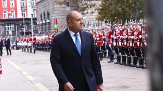 Политически разгул: Радев с извънреден ход заради бруталното и некомпетентно посегателство