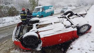 Брутално меле и труп във Варна, има куп ранени, гледката е срашна