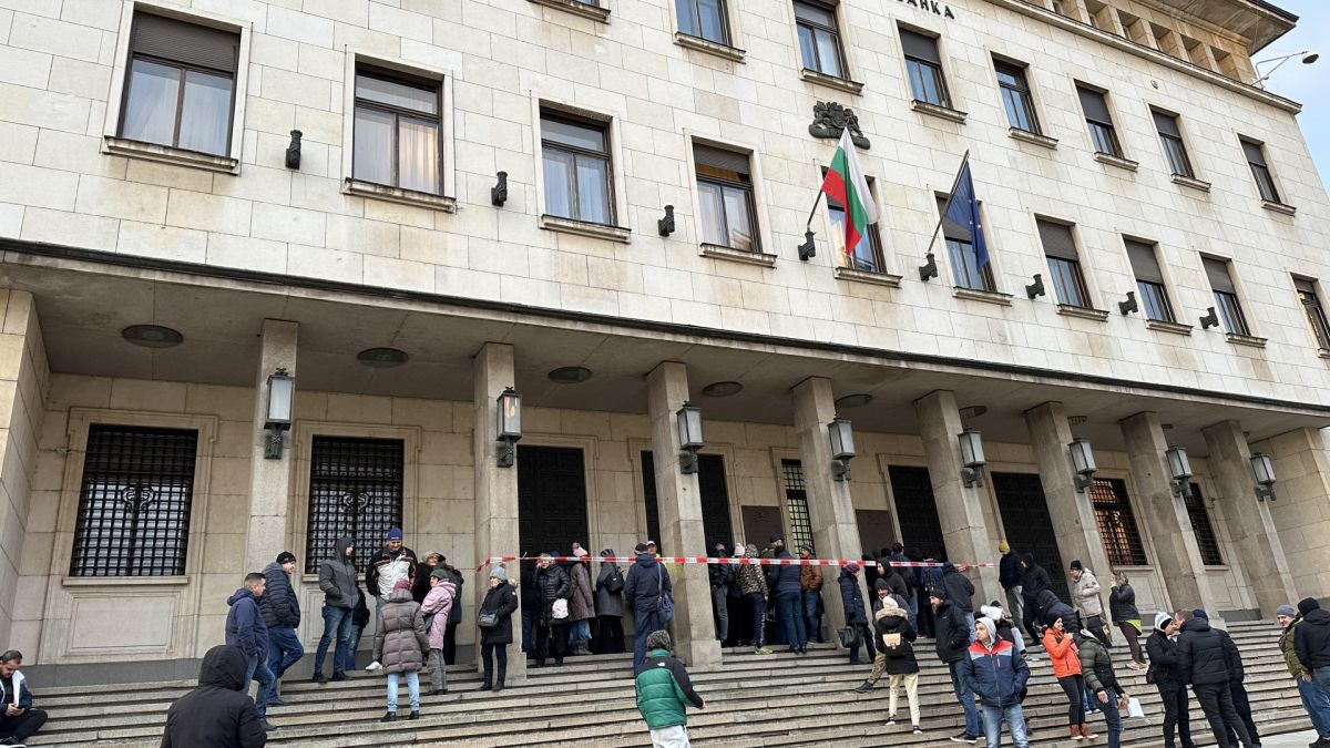 БНБ с лоша новина за хората с тези кредити, важи за десетки хиляди 