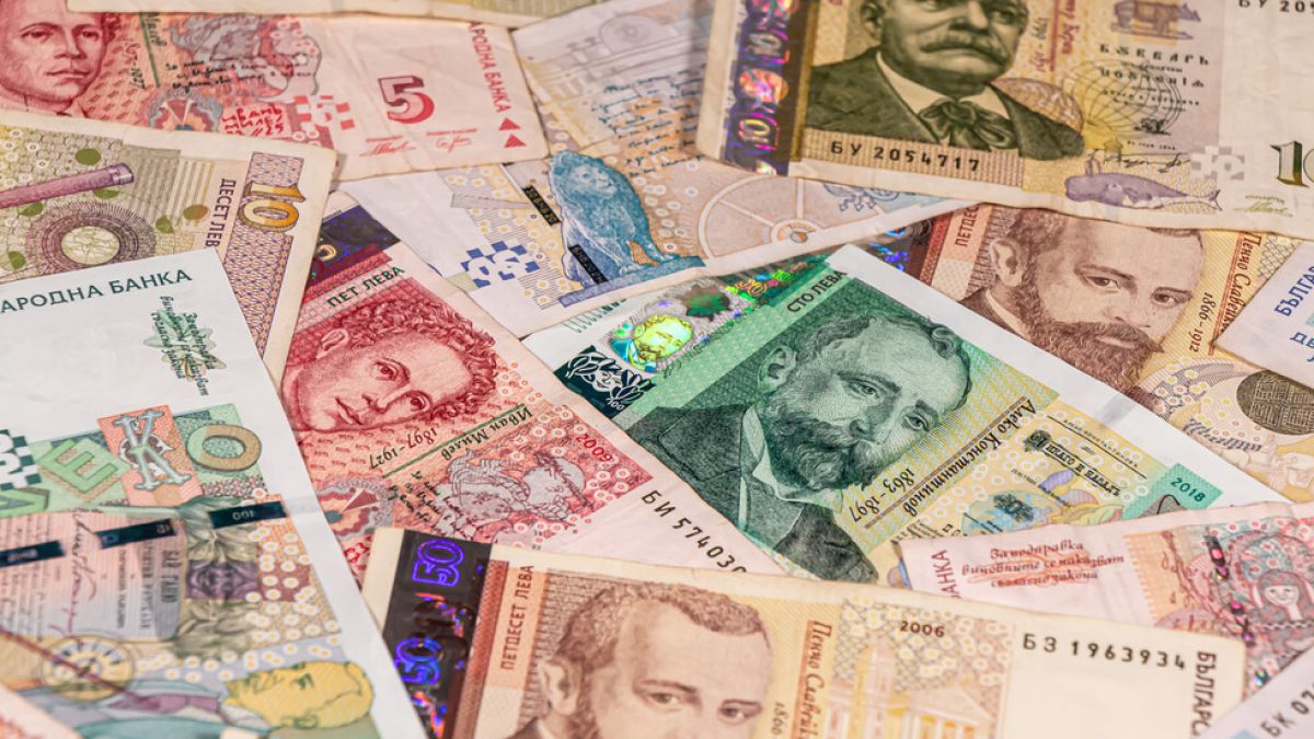 Гореща вест от НС: Догодина пенсии и заплати скачат със...