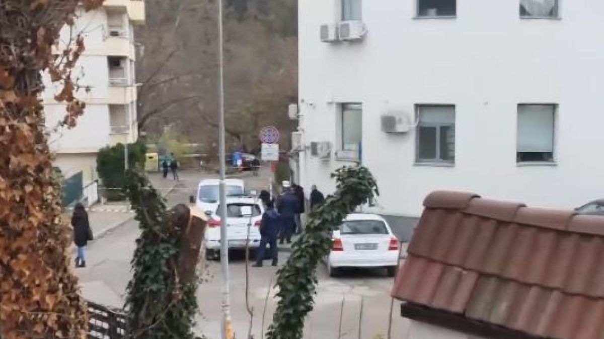 Три торби с пари и стрелба в слабините: Горещи разкрития за грабежа в Благоевград СНИМКИ