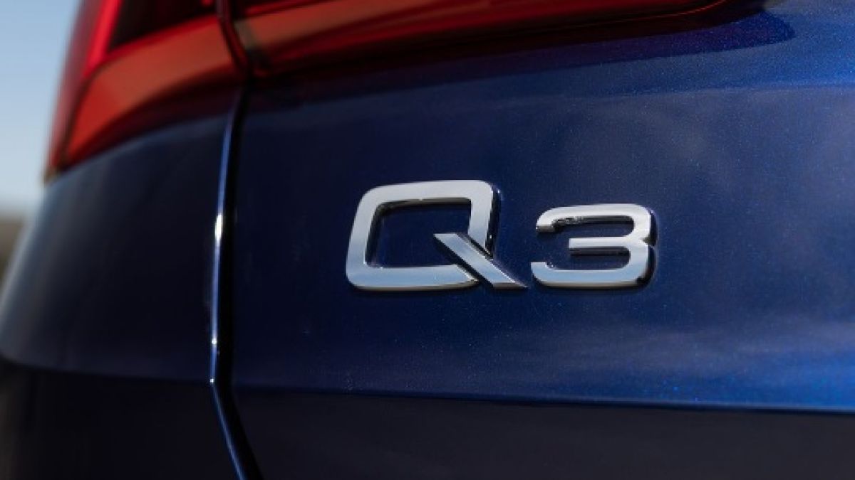 Разсекретиха напълно новия кросоувър Audi Q3 СНИМКИ