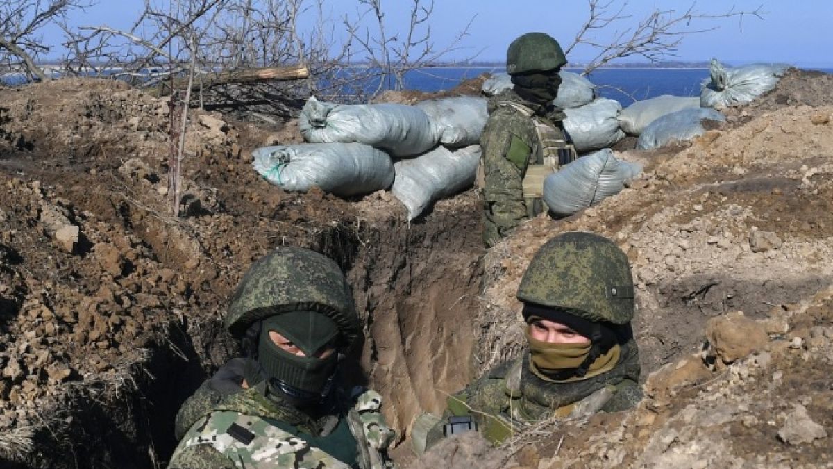 Украински разузнавач обясни защо руснаците вкопават блиндажи в корените на дърветата ВИДЕО