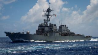 Американски боен кораб предизвика реакцията на Пекин