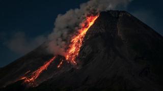 Килауеа отново избухна: лава изригна на 460 метра над Хаваите