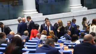След окупацията: Депутатите с втори опит да...
