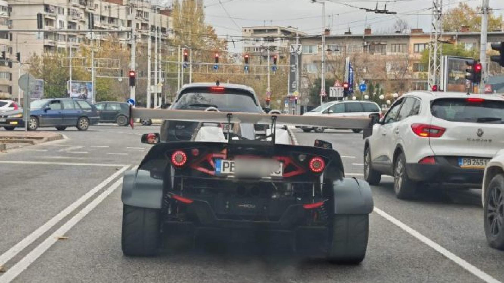 Шофьор събра очите на пловдивчани с уникално спортно возило СНИМКИ 