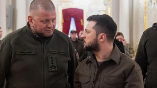 Експерт разясни какви последствия за Зеленски би имало отстраняването на Залужни