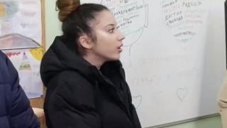 Адреналинки тормозят 2 г. своя съученичка, шефовете на школото все разследват