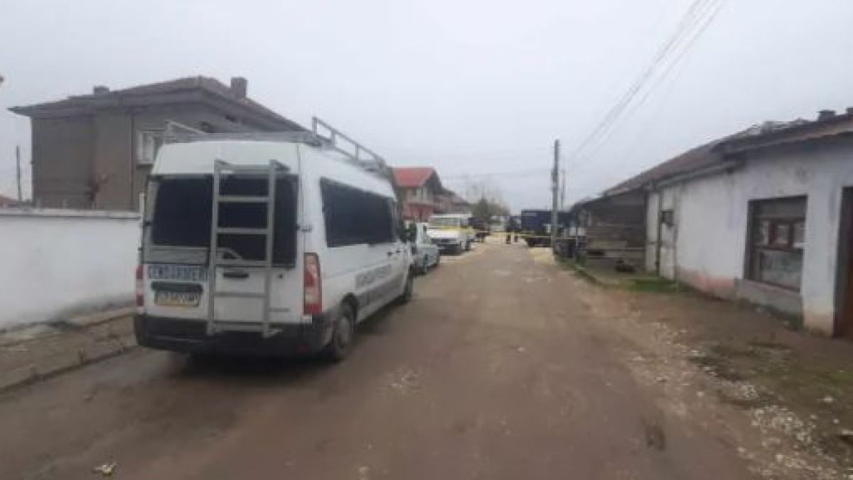 Първа версия за кървавата баня с три трупа в Маноле СНИМКИ
