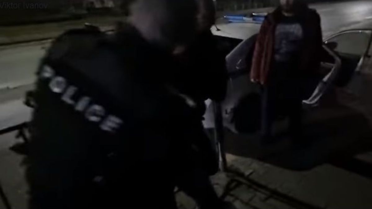 Хванатият с марихуана човек на ДБ с ново ВИДЕО, ухапаният полицай разкри всичко