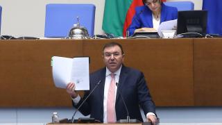 Проф. Ангелов уличи министър Хинков в грях