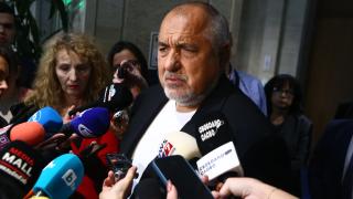 Борисов хвърля оставка, а рецептата дал Асен Василев