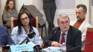 Здравният министър и шефът на "Пирогов" на крака при депутатите ВИДЕО
