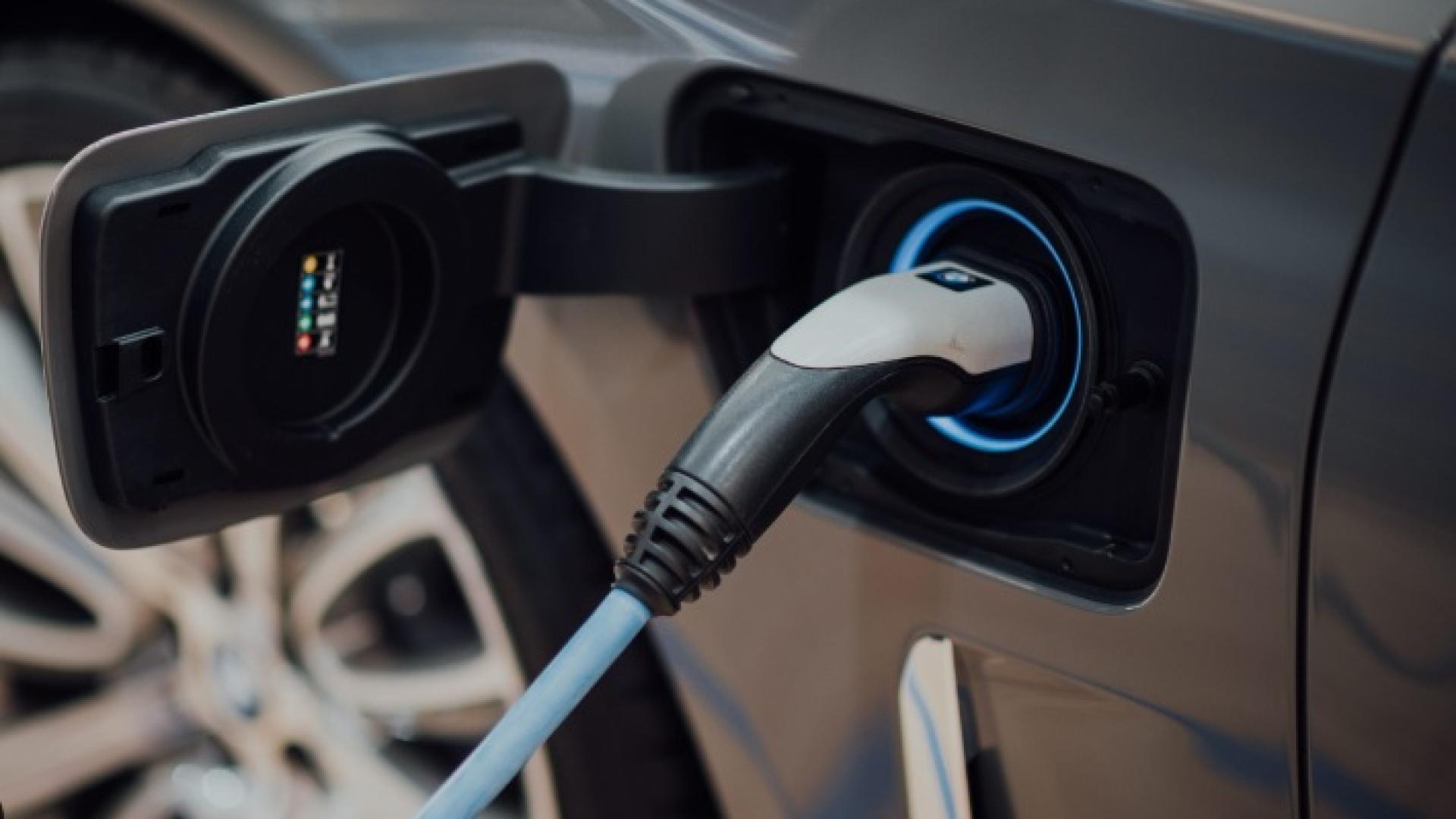 Специалистите дават съвети за собствениците на първа електрическа кола