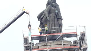 Първа кръв: Свиленски проговори за раните си, а центърът на София е под блокада СНИМКИ