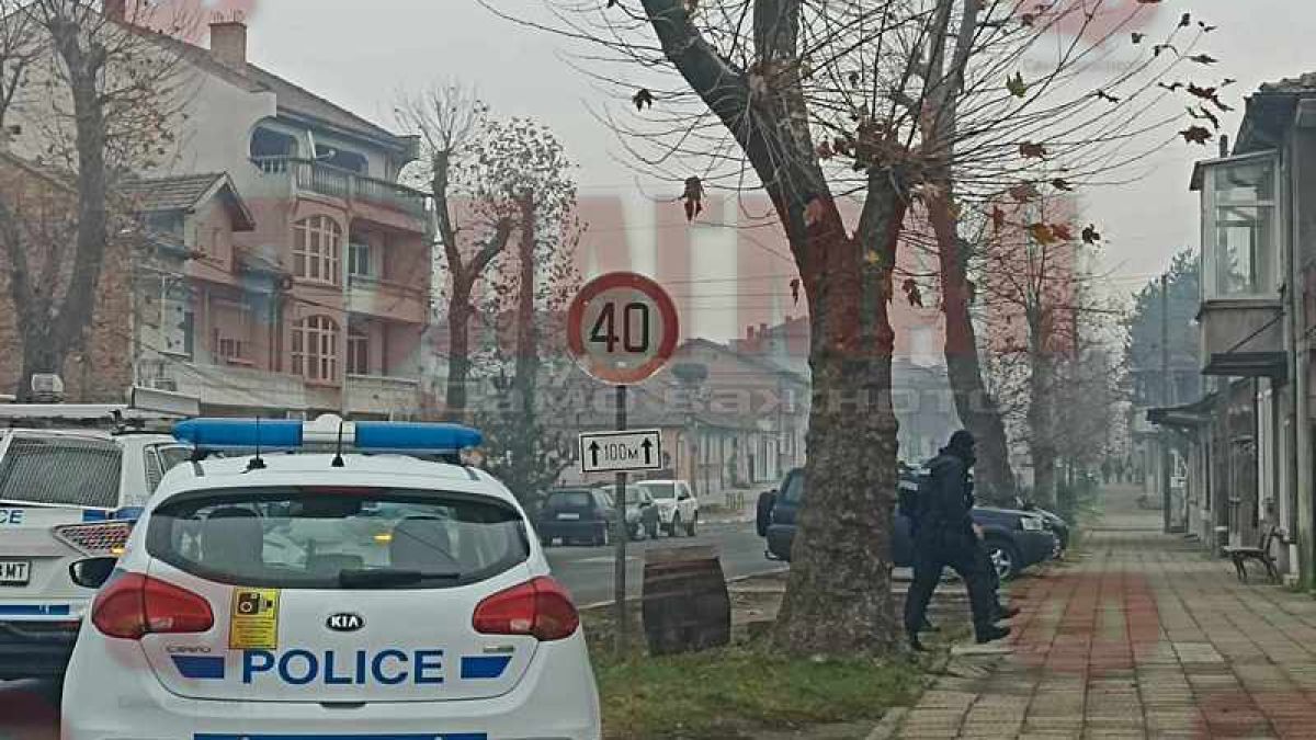 Опасен екшън в Бургас: Ексченгето Христо мята ножове, намесиха се спецчастите СНИМКИ