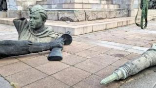 Делян Добрев за пореден пък показа колко са некадърни Терзиев и Бонев