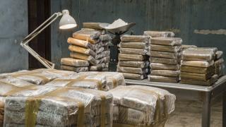 Полицията с голям удар: Разби нарколаборатория в Бургас