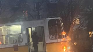 Само в БЛИЦ! Кошмарен инцидент на ключов столичен булевард, ето какво се случва СНИМКИ 