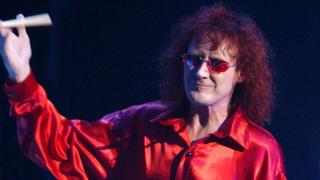 Почина легендарен музикант от AC/DC
