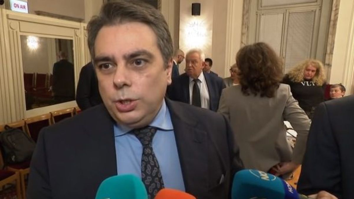 Депутатите с ключови корекции в бюджета, Асен Василев каза откъде ще дойдат парите 