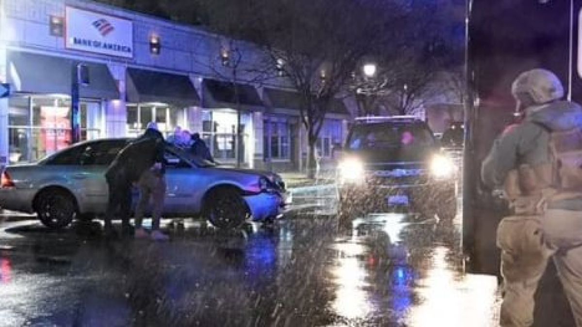Извънредна новина за шофьора, забил се в джип от кортежа на Байдън 