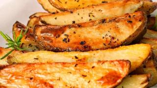 По-вкусни от пържоли: Това са новогодишните печени картофи на баба Нуша