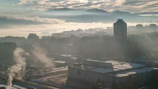 Наш доцент изчисли колко фини прахови частици през живота си поглъща един българин