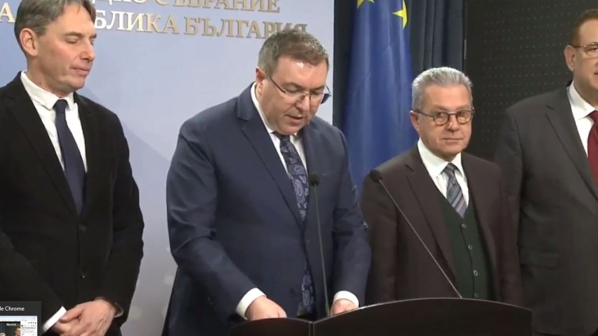 ГЕРБ, ПП-ДБ и ДПС си стиснаха ръцете за Националната детска болница ВИДЕО