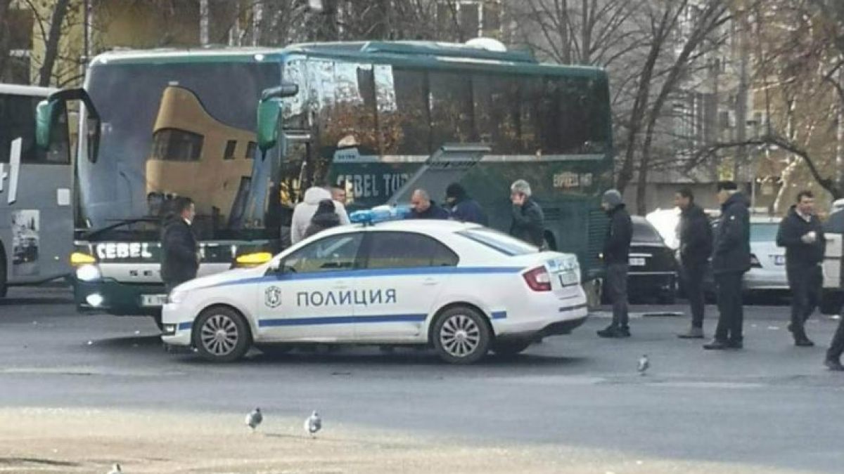 Мигновена смърт: Разбра се кой е починалият мъж на автогарата в Кърджали