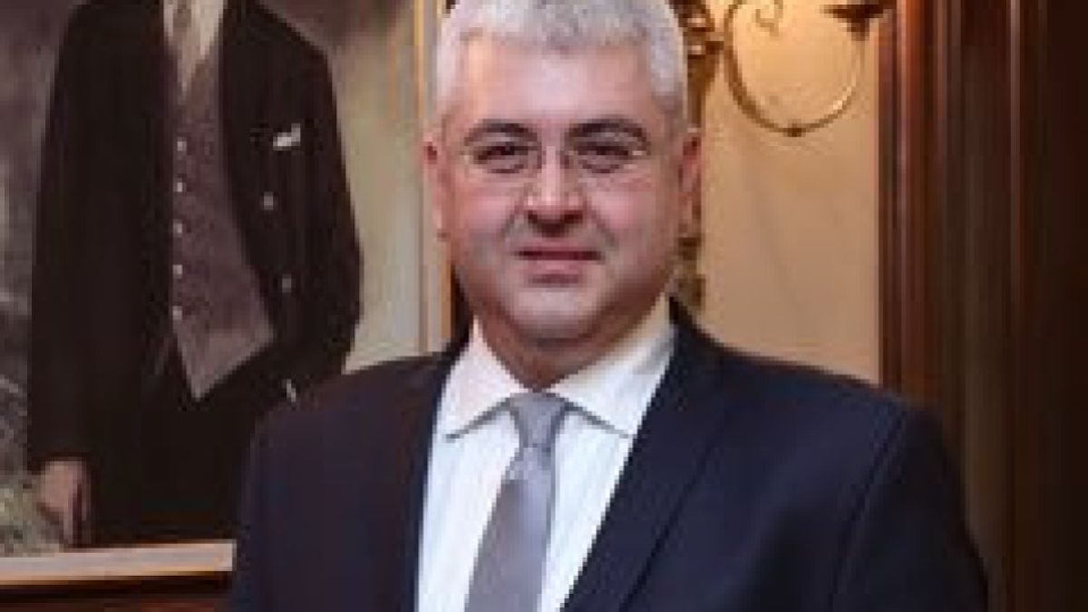 Турция с нов посланик у нас, голям човек е