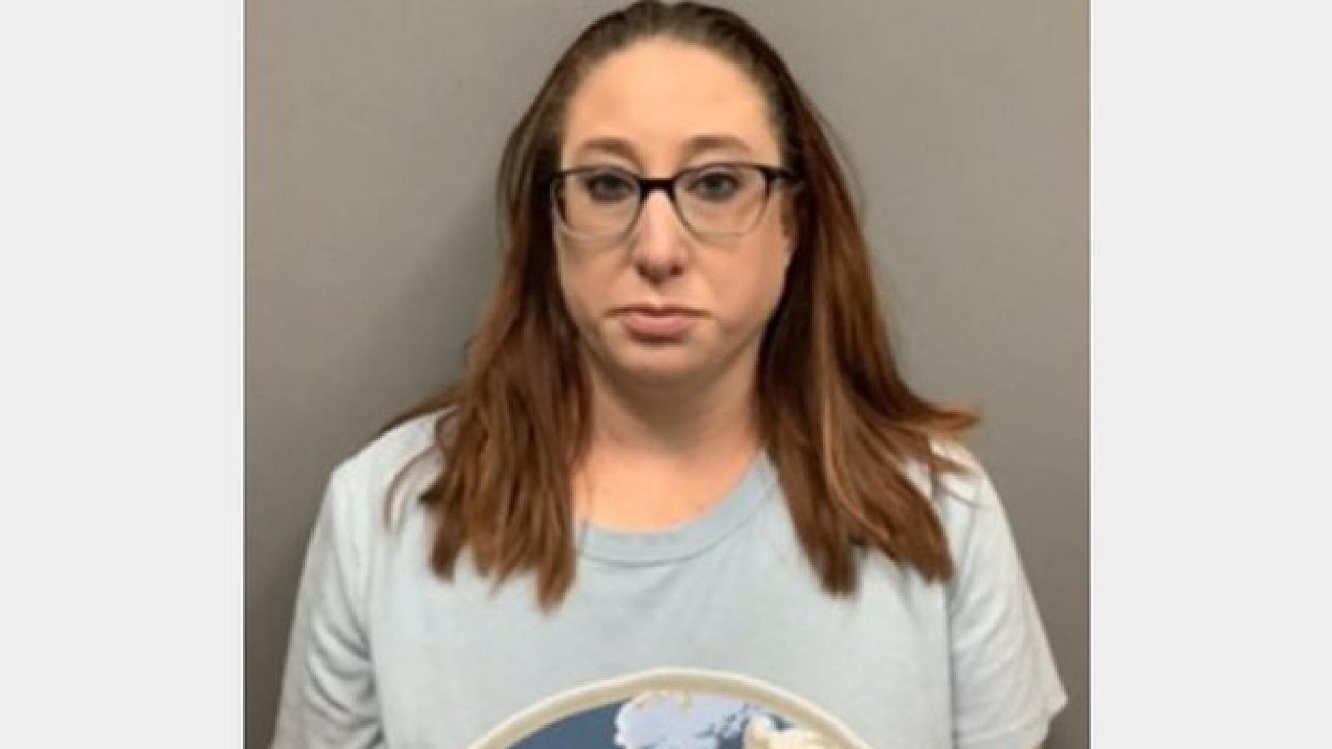 Начална учителка превърна 15-г. в машина за секс, момчето било суровина за... 