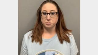 Начална учителка превърна 15-г. в машина за секс, момчето било суровина за... 