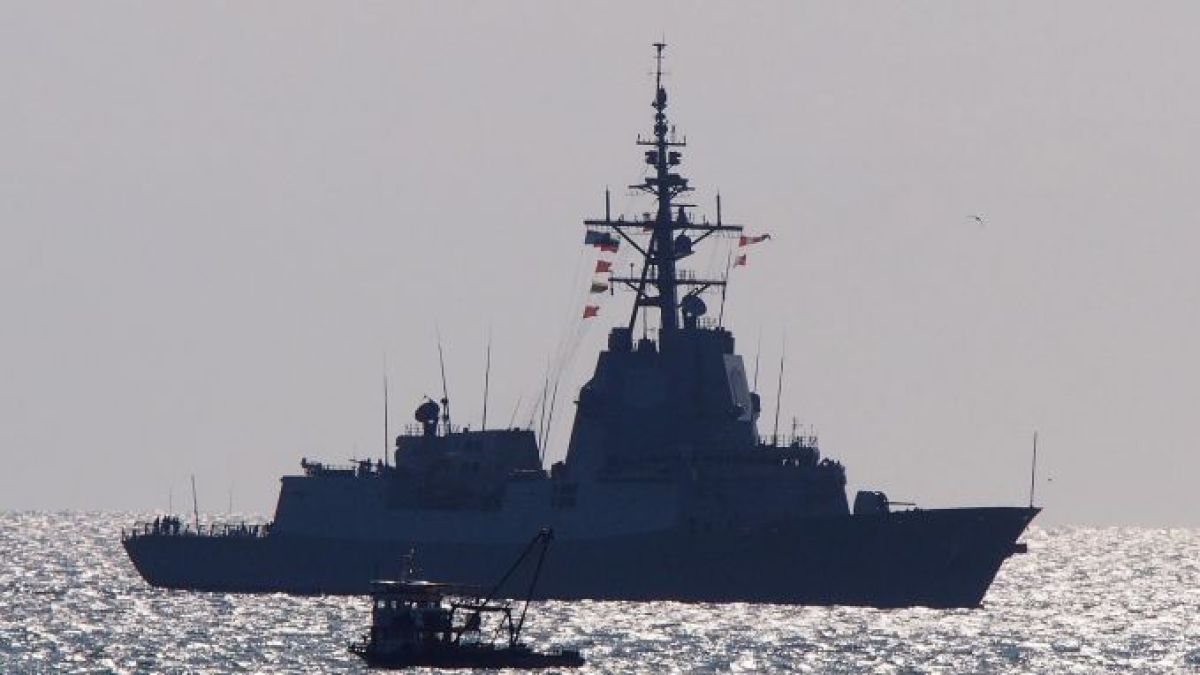 Екшън с US ескадрен миноносец в Червено море