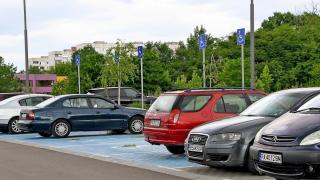 Шофьор вбеси пловдивчани с безумното си паркиране СНИМКИ
