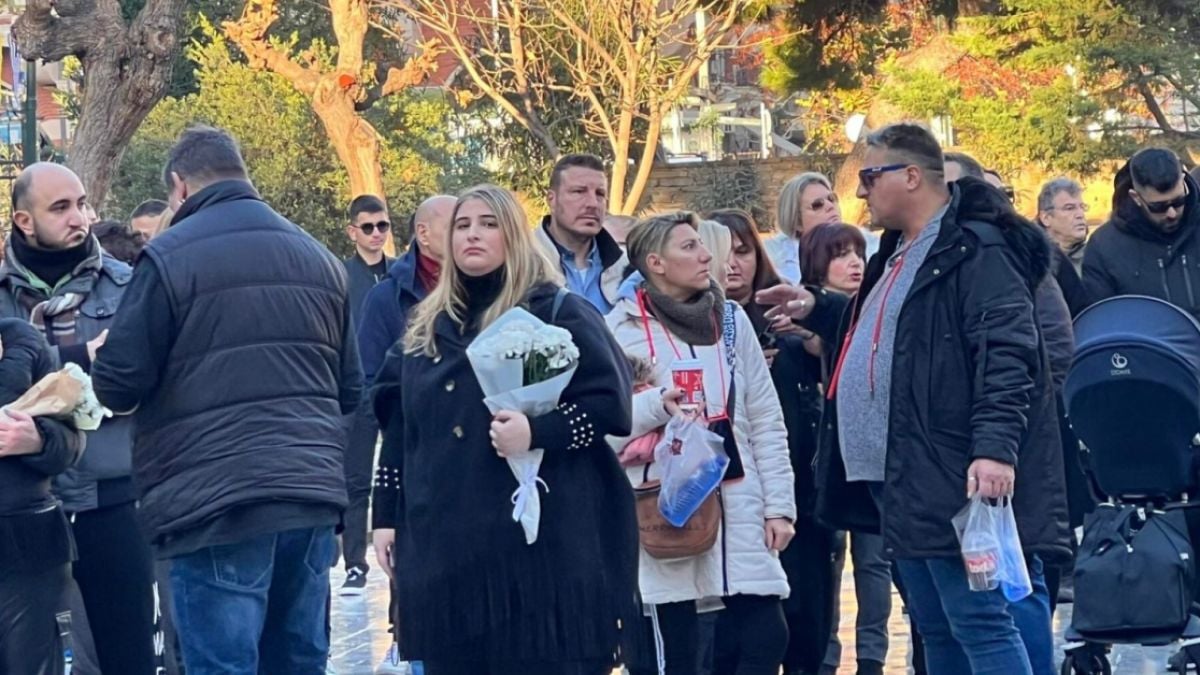 Гърция плаче за Василис Карас: Тридневен траур скова страната, а днес тялото му...