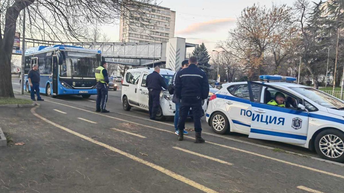 Кошмар на възлово кръстовище в Бургас СНИМКИ 