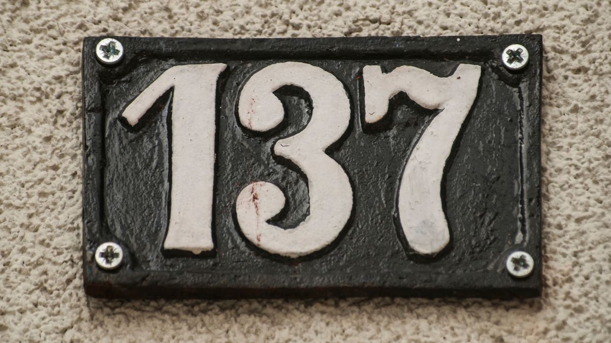 Числото 137 не е обикновено и това го доказва