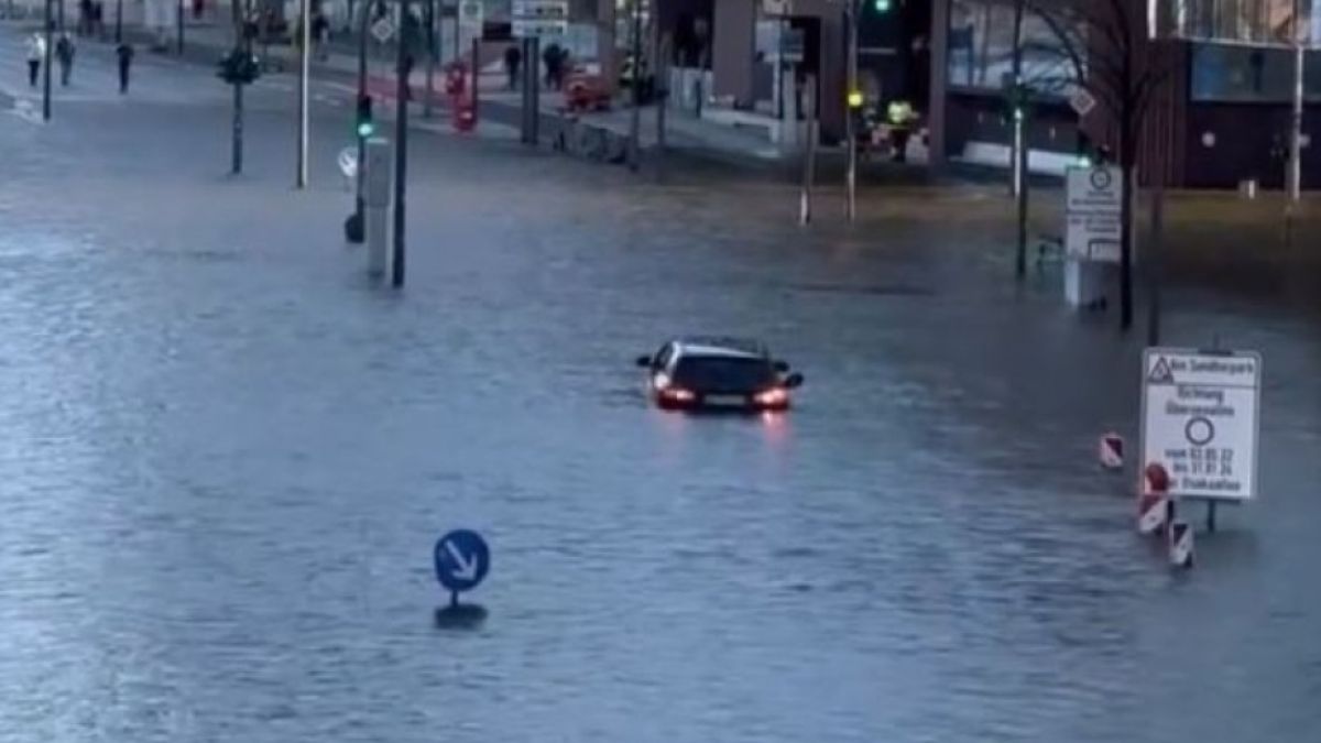Германия вдигна 100 000 на крак, Долна Саксония е под вода
