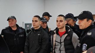 Студен душ за близнаците в Цалапица