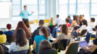 До какво доведе голяма забрана в училищата