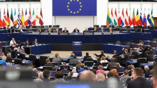 Българските евродепутати от Групата на ЕНП в ЕП излязоха с позиция заради референдума на Радев