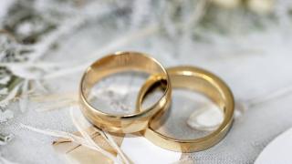 Не е за вярване защо родители размислиха да женят сина си и отмениха сватбата