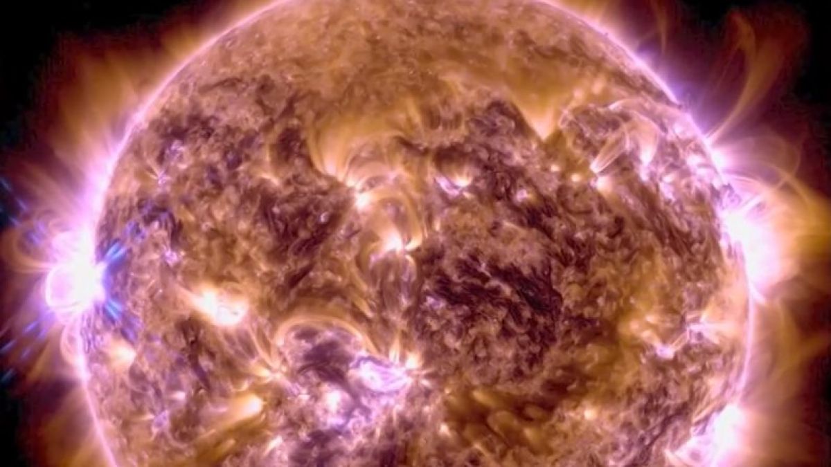 Зрелищно ВИДЕО: НАСА засне мощно слънчево изригване в новогодишната нощ