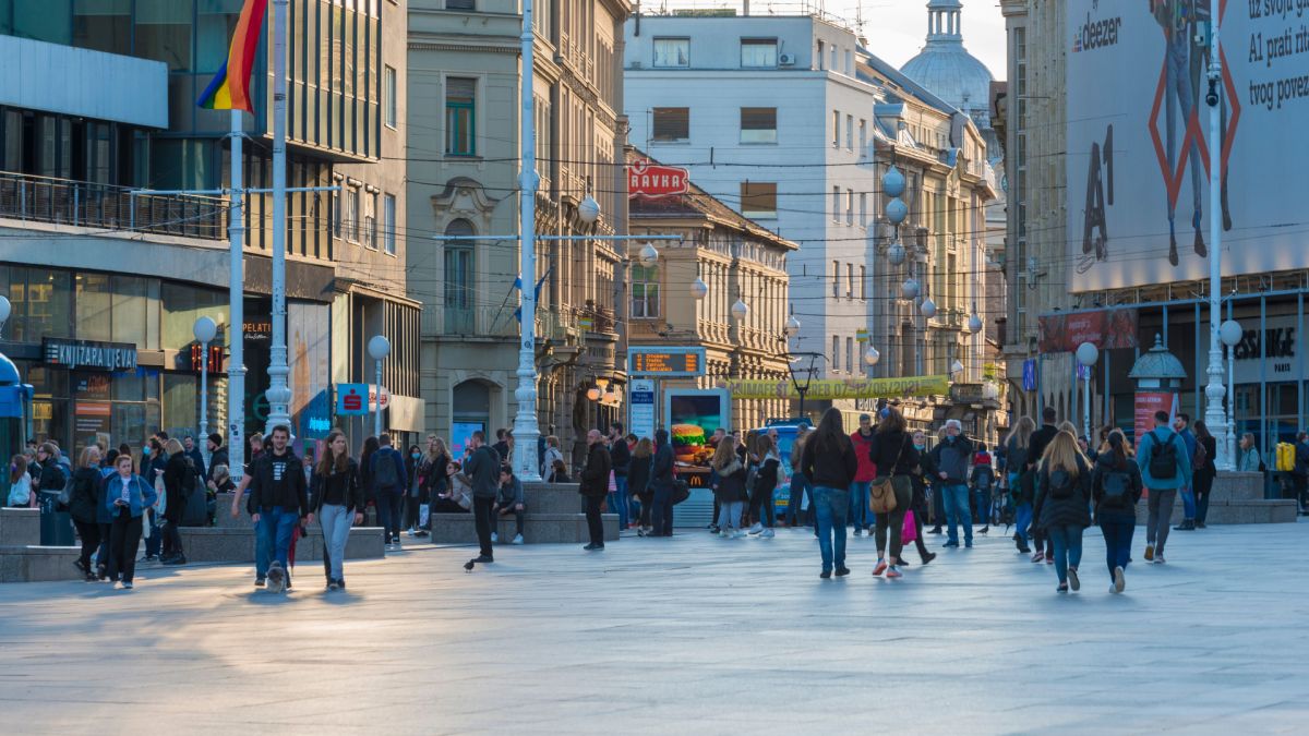 Тежко в Хърватия: Всеки пети работи на две места, за да оцелее