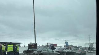 Брутално верижно меле в София, има ранени СНИМКИ